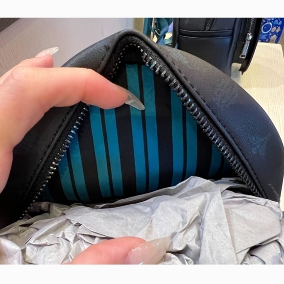 Haunted Mansion Glow In The Dark Loungefly Backpack - Picture 9 of 12